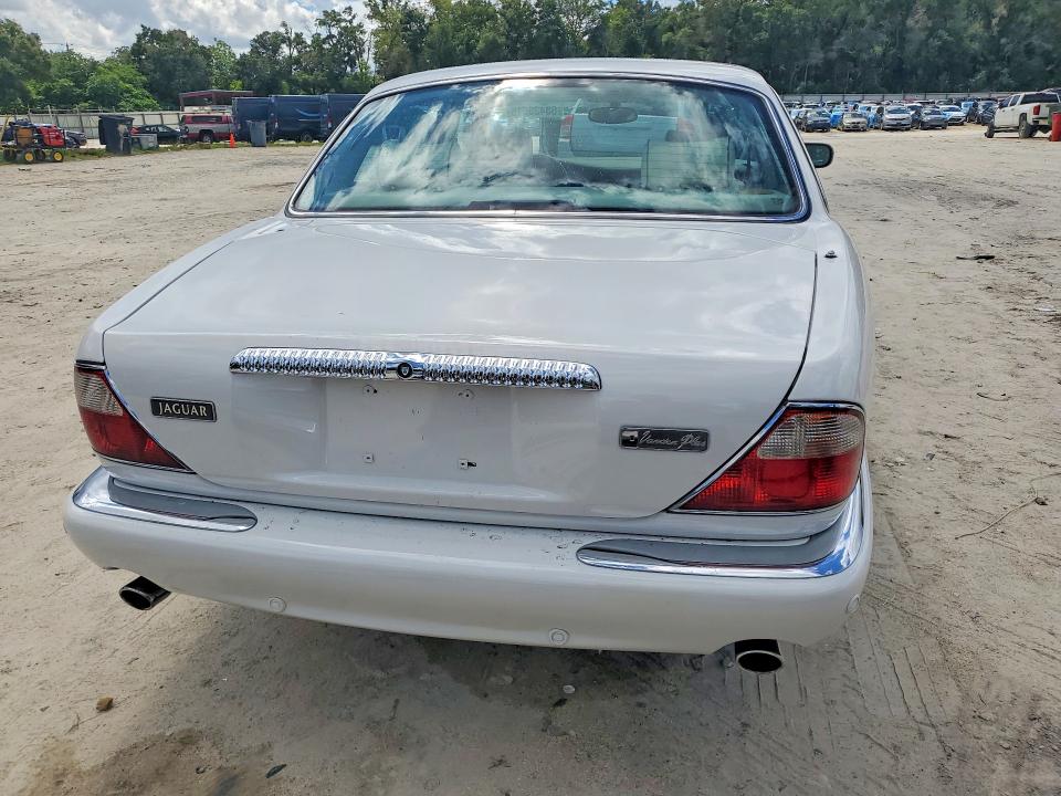 Photo 6 from auction – 2001 JAGUAR VANDENPLAS with VIN SAJDA24C81LF38920