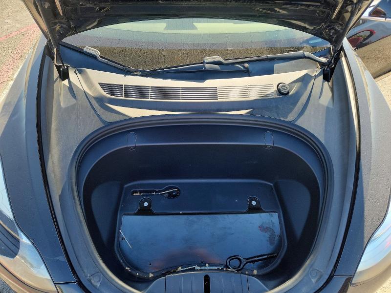 Photo 11 from auction – 2018 TESLA MODEL 3 with VIN 5YJ3E1EB7JF083833