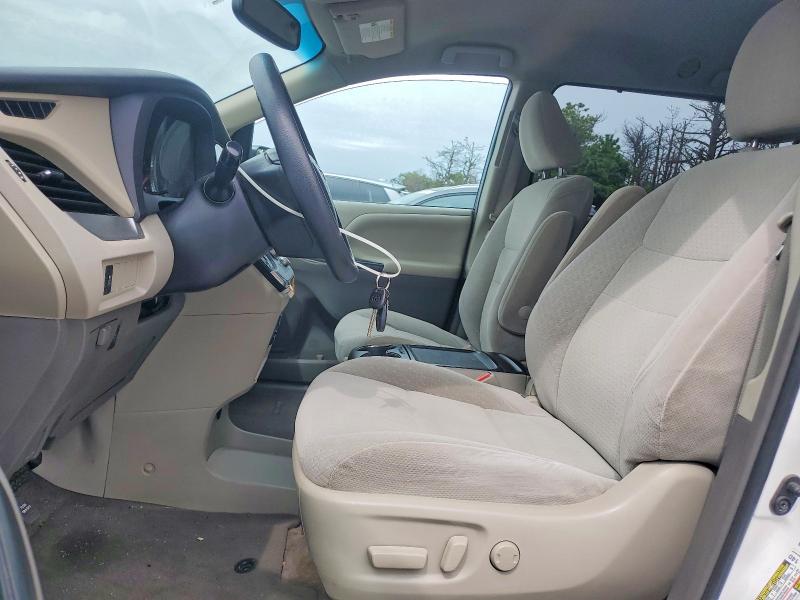 Photo 7 from auction – 2015 TOYOTA SIENNA with VIN 5TDJK3DC6FS100761