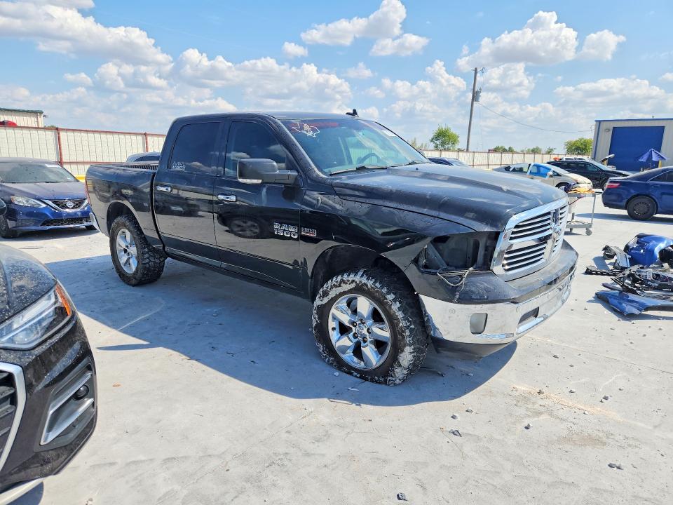 Foto 4 de la subasta – 2017 RAM 1500 con VIN 3C6RR6LT5HG520957