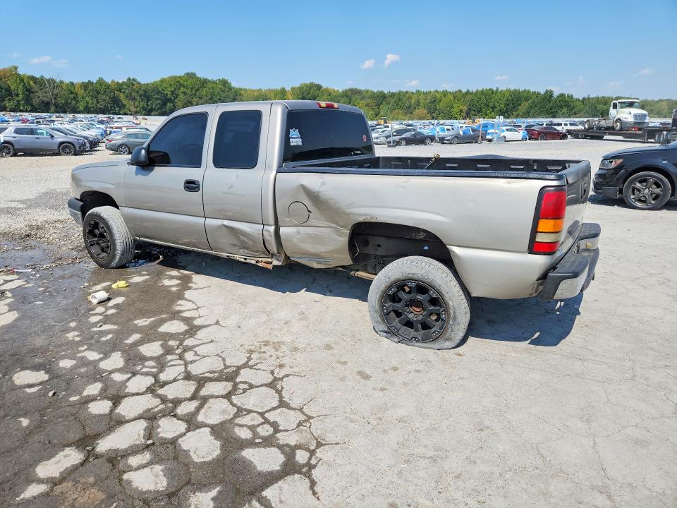Photo 2 from auction – 2003 CHEVROLET SILVERADO with VIN 2GCEC19X031147205