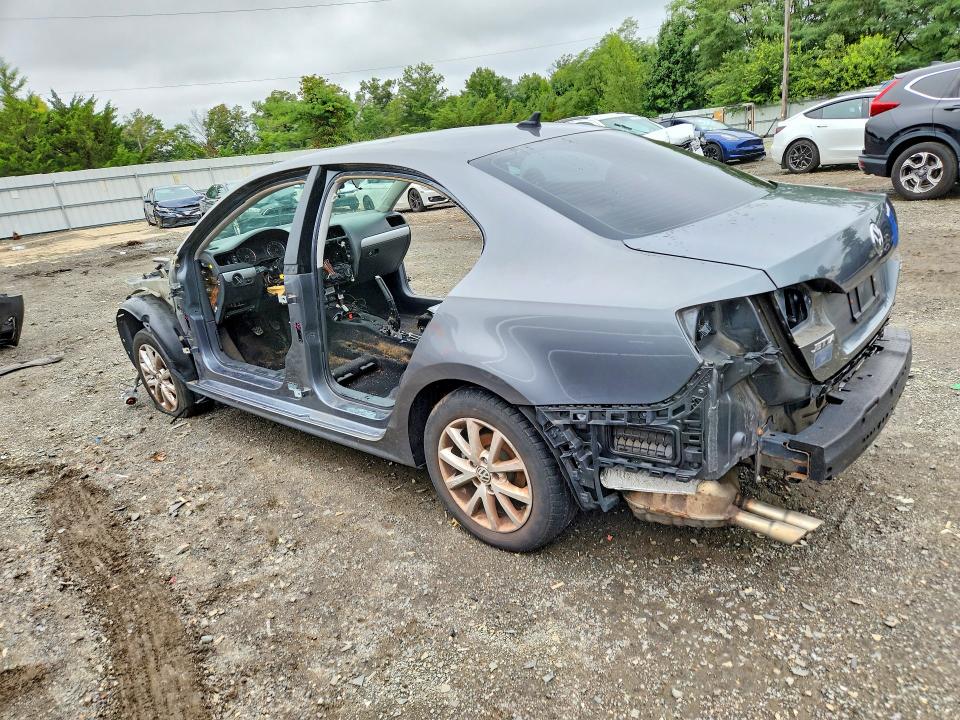 Photo 2 from auction – 2013 VOLKSWAGEN JETTA with VIN 3VWBP7AJ6DM400892