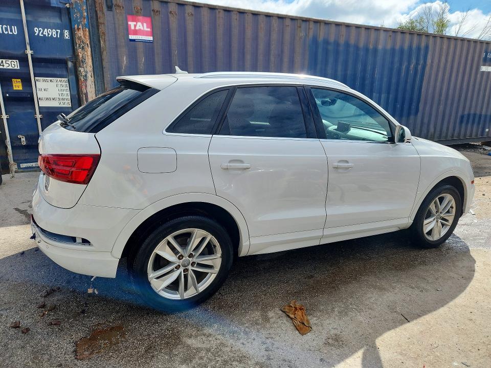 Photo 3 from auction – 2016 AUDI Q3 with VIN WA1EFCFS5GR021733