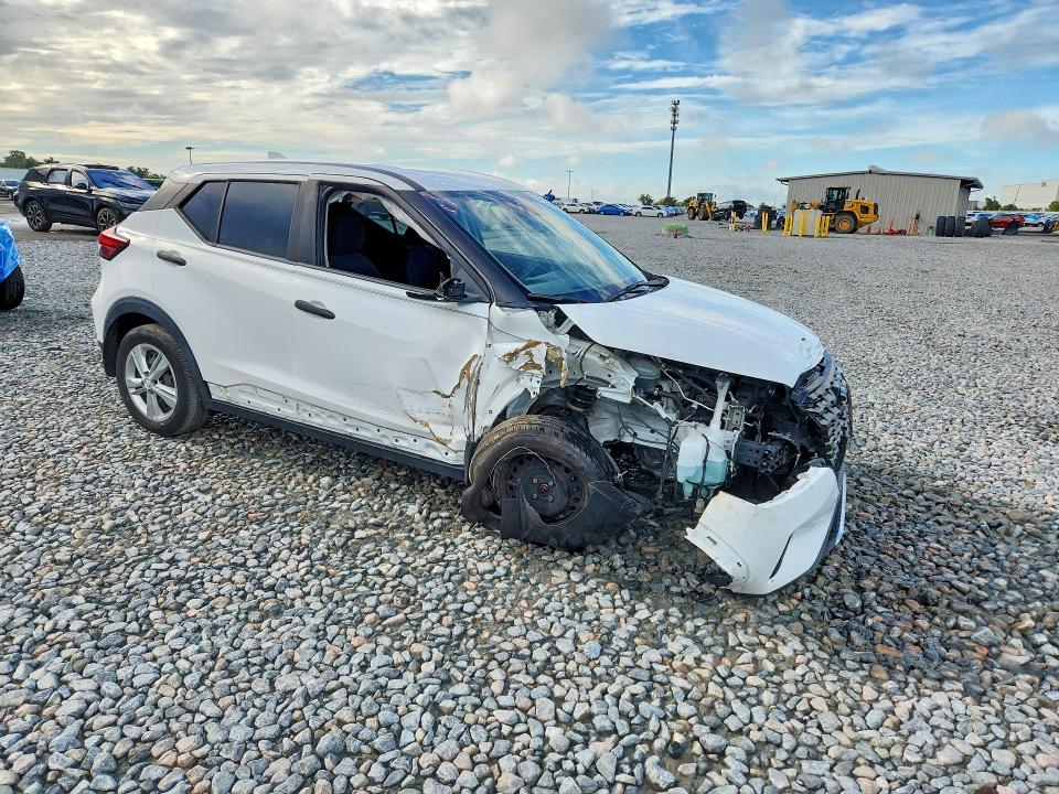 Снимка 4 от търг – 2023 NISSAN KICKS с VIN 3N1CP5BVXPL550918