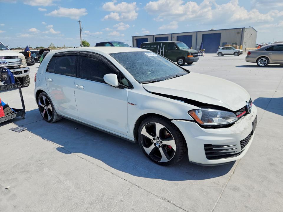 Photo 4 from auction – 2017 VOLKSWAGEN GTI with VIN 3VW5T7AU1HM029147