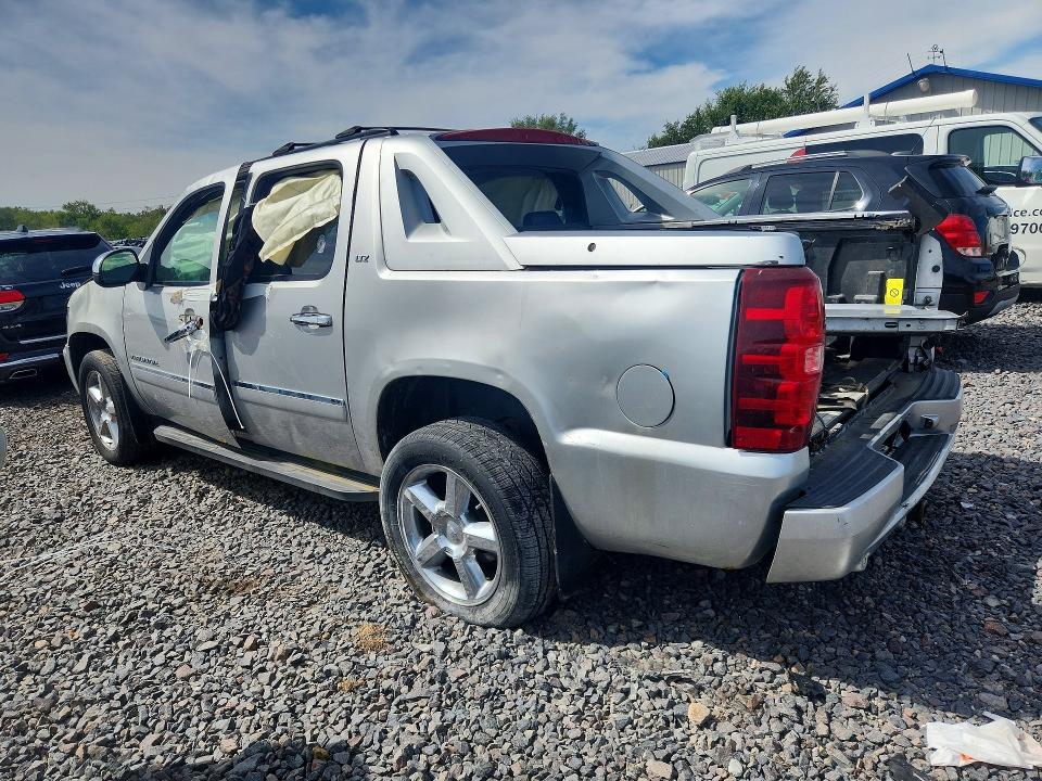 Photo 2 from auction – 2011 CHEVROLET AVALANCHE with VIN 3GNTKGE3XBG162999