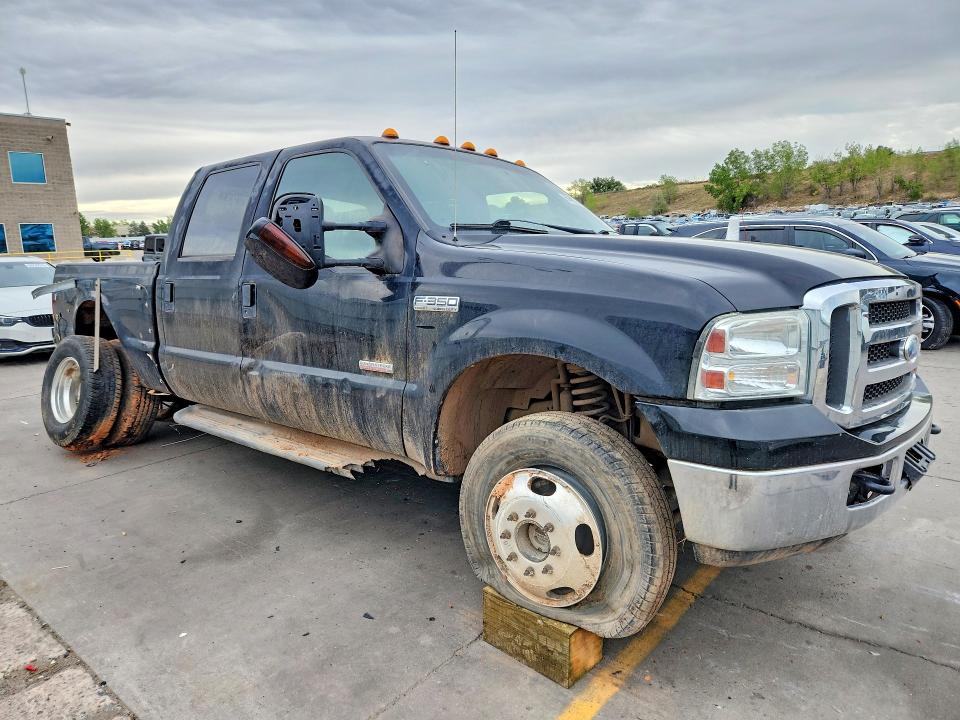 Photo 4 from auction – 2005 FORD F350 with VIN 1FTWW33P85EC25392