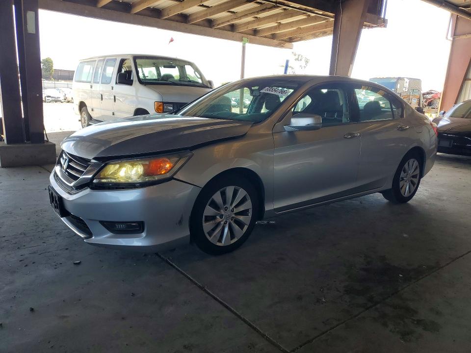 HONDA ACCORD 2015 z numerem VIN 1HGCR3F94FA024249 - Zdjęcie z aukcji