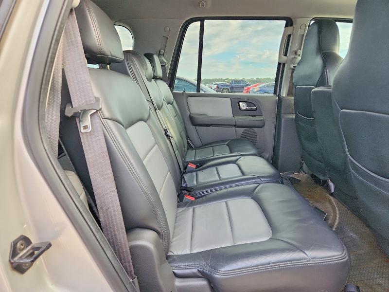 Photo 11 from auction – 2005 FORD EXPEDITION with VIN 1FMPU13515LA61195