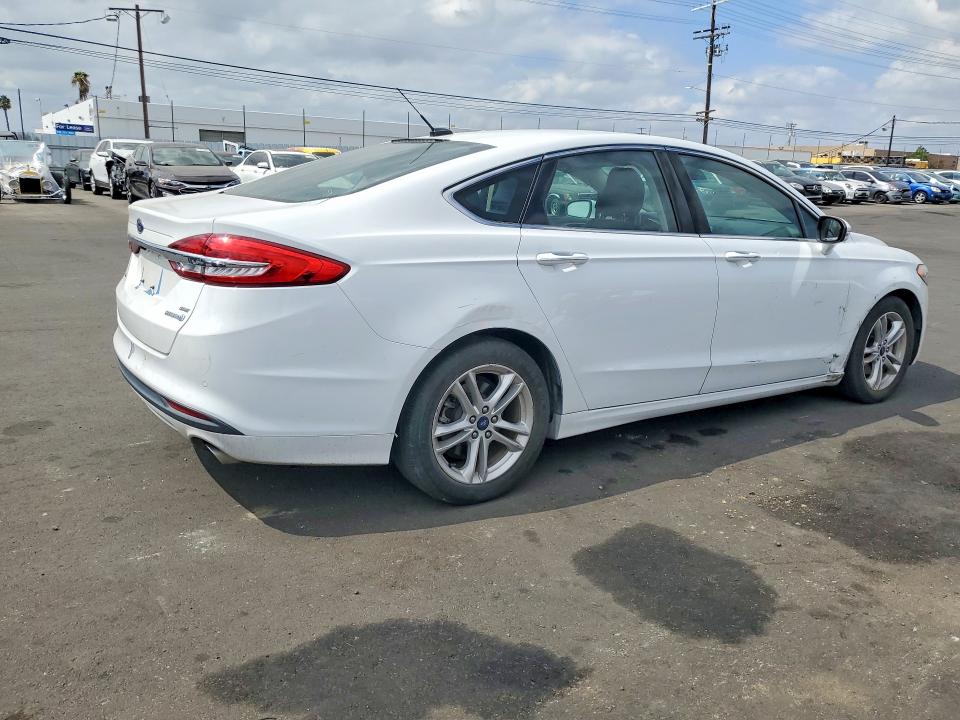 Снимка 3 от търг – 2018 FORD FUSION с VIN 3FA6P0LU0JR172105