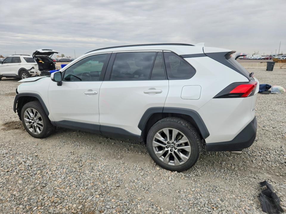 Снимка 2 от търг – 2023 TOYOTA RAV4 с VIN 2T3A1RFV4PW406751