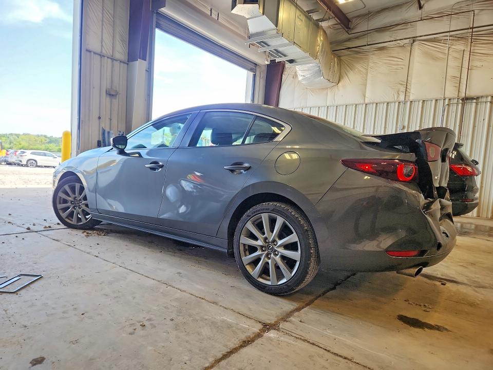 Photo 2 from auction – 2022 MAZDA 3 with VIN 3MZBPACL6NM317993