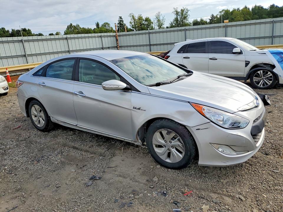صورة رقم 4 من المزاد - 2013 HYUNDAI SONATA مع VIN KMHEC4A43DA078970