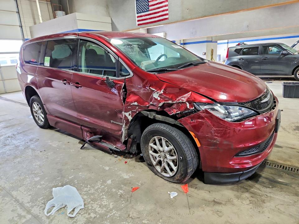 Photo 4 from auction – 2023 CHRYSLER VOYAGER with VIN 2C4RC1CG2PR606767