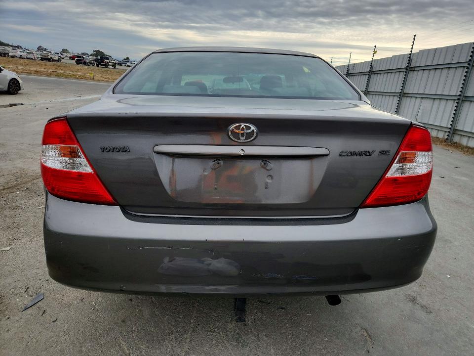 Photo 6 from auction – 2004 TOYOTA CAMRY with VIN 4T1BE32K14U933958