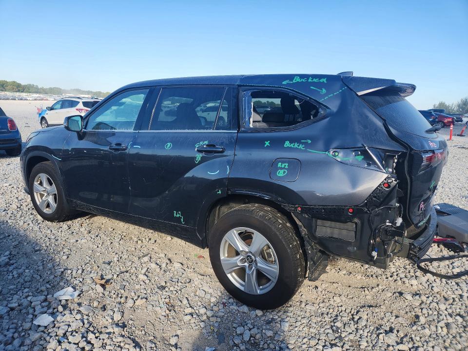 Снимка 2 от търг – 2021 TOYOTA HIGHLANDER с VIN 5TDBZRBH2MS059060