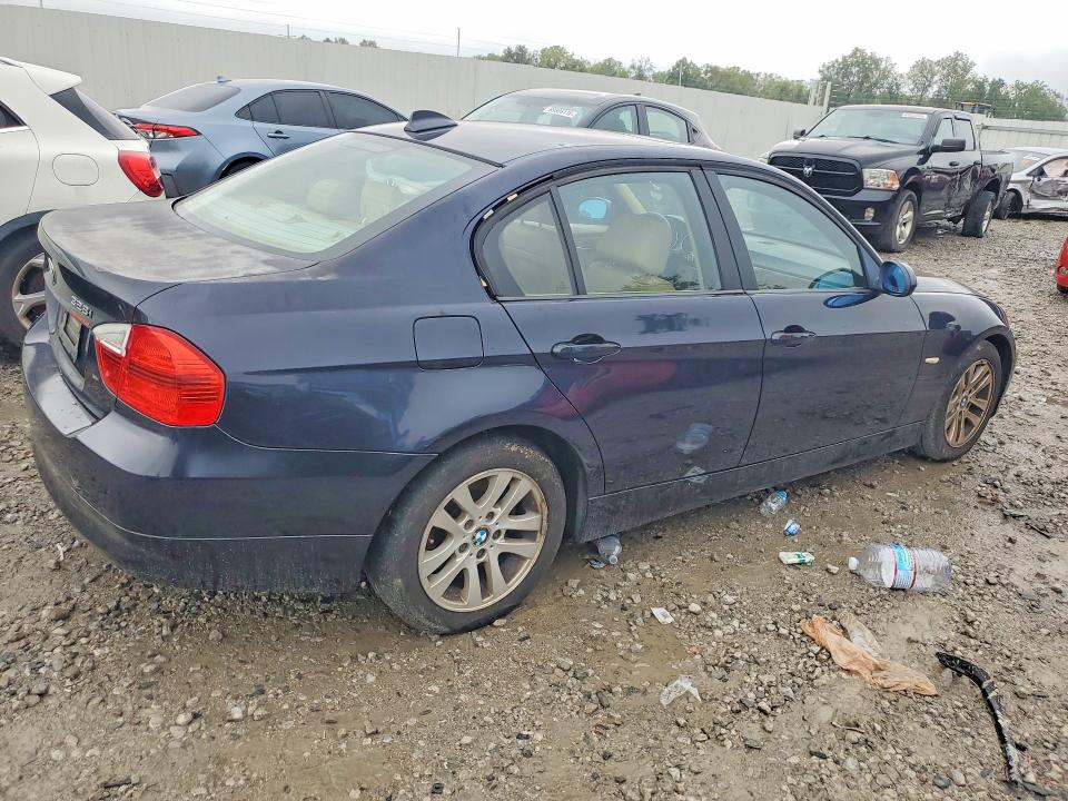 Zdjęcie 3 z aukcji – 2007 BMW 328 z VIN WBAVA375X7NL16618