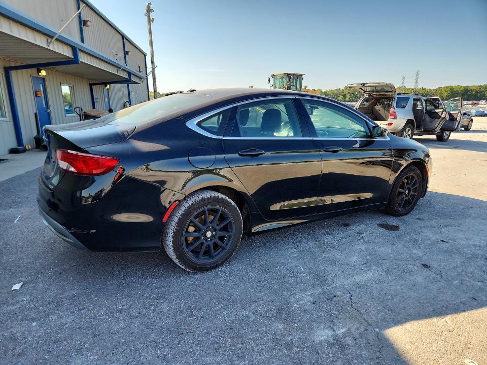 Photo 3 from auction – 2015 CHRYSLER 200 with VIN 1C3CCCAB8FN635392