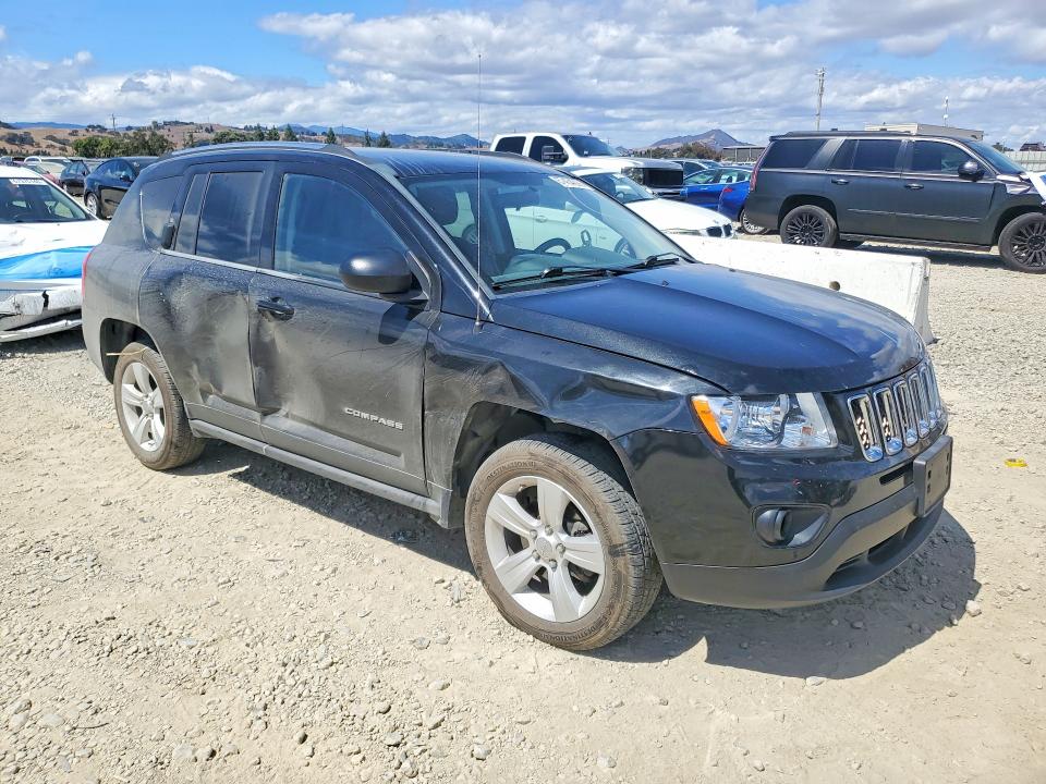 Photo 4 from auction – 2011 JEEP COMPASS with VIN 1J4NF1FB2BD164598
