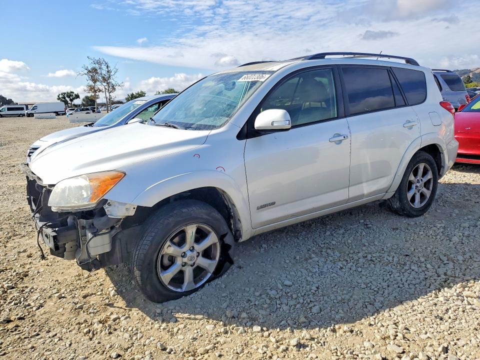 TOYOTA RAV4 2011 مع رقم تعريف المركبة 2T3YK4DV9BW013760 - صورة من المزاد