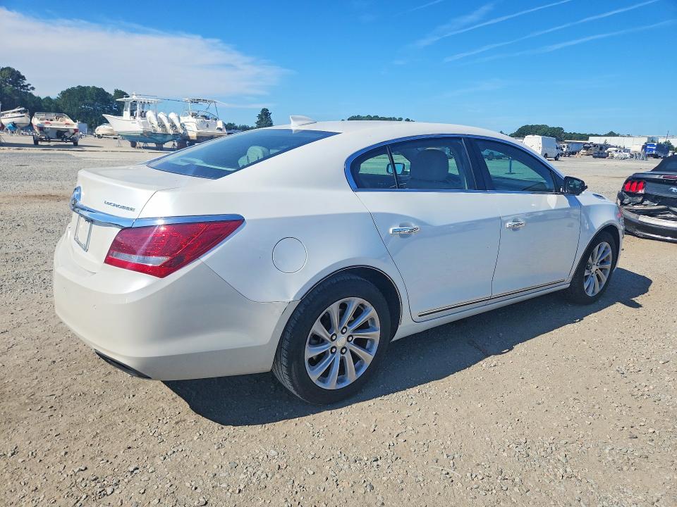 Photo 3 from auction – 2016 BUICK LACROSSE with VIN 1G4GB5G39GF179387
