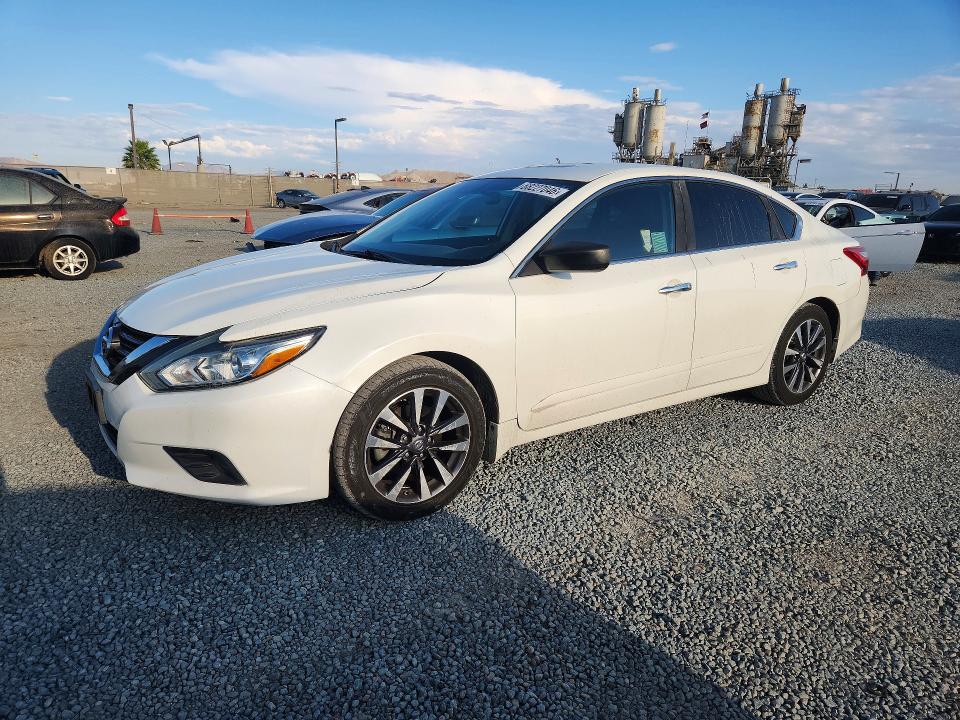 NISSAN ALTIMA 2017 with VIN 1N4AL3AP4HC124166 - Photo from auction