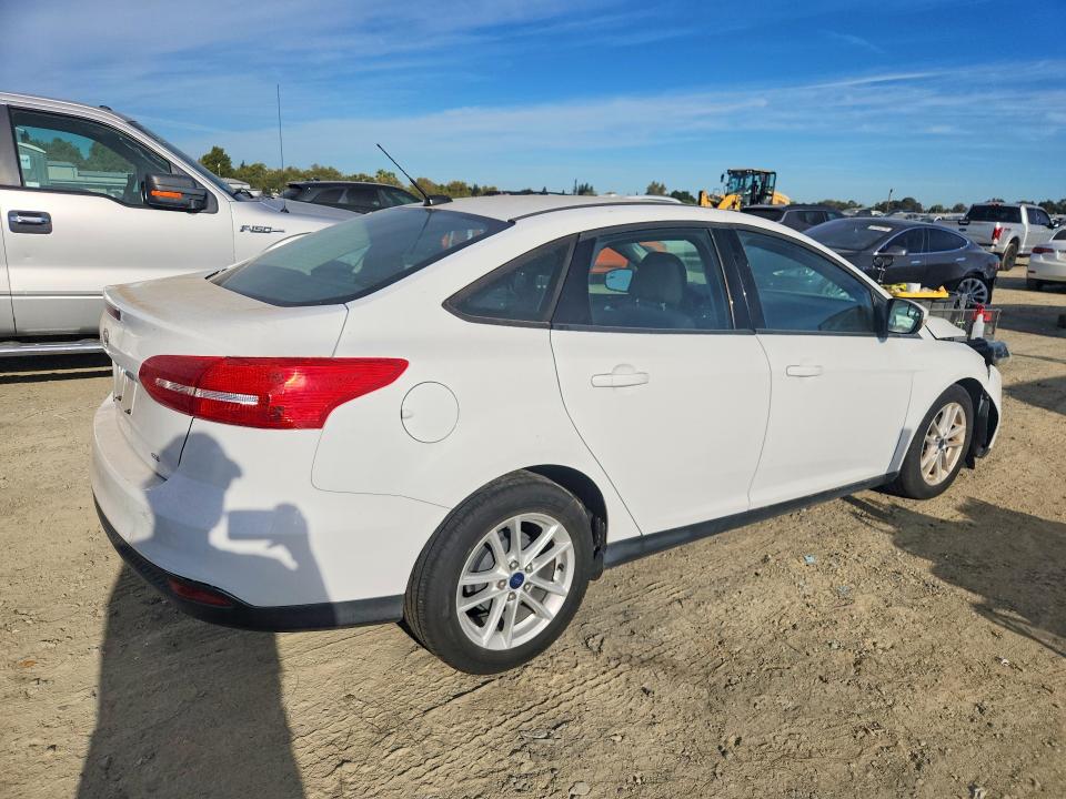 Photo 3 from auction – 2015 FORD FOCUS with VIN 1FADP3F2XFL329101