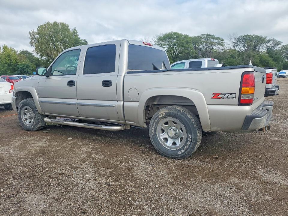Фото 2 с аукциона – 2005 GMC SIERRA 1500 с VIN 2GTEK13T751294763