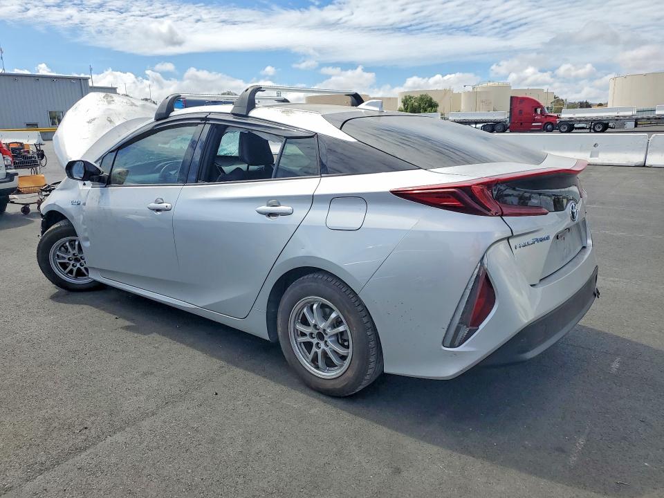 Снимка 2 от търг – 2020 TOYOTA PRIUS PRIME с VIN JTDKARFP5L3130664