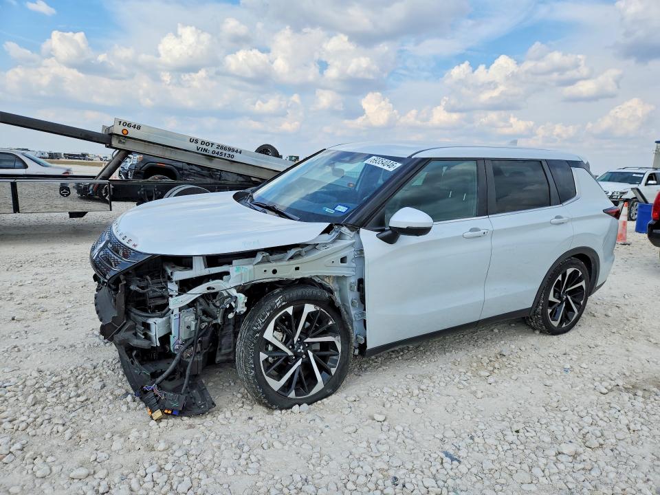 MITSUBISHI OUTLANDER 2023 с VIN JA4J3UA81PZ047948 - Снимка от търг