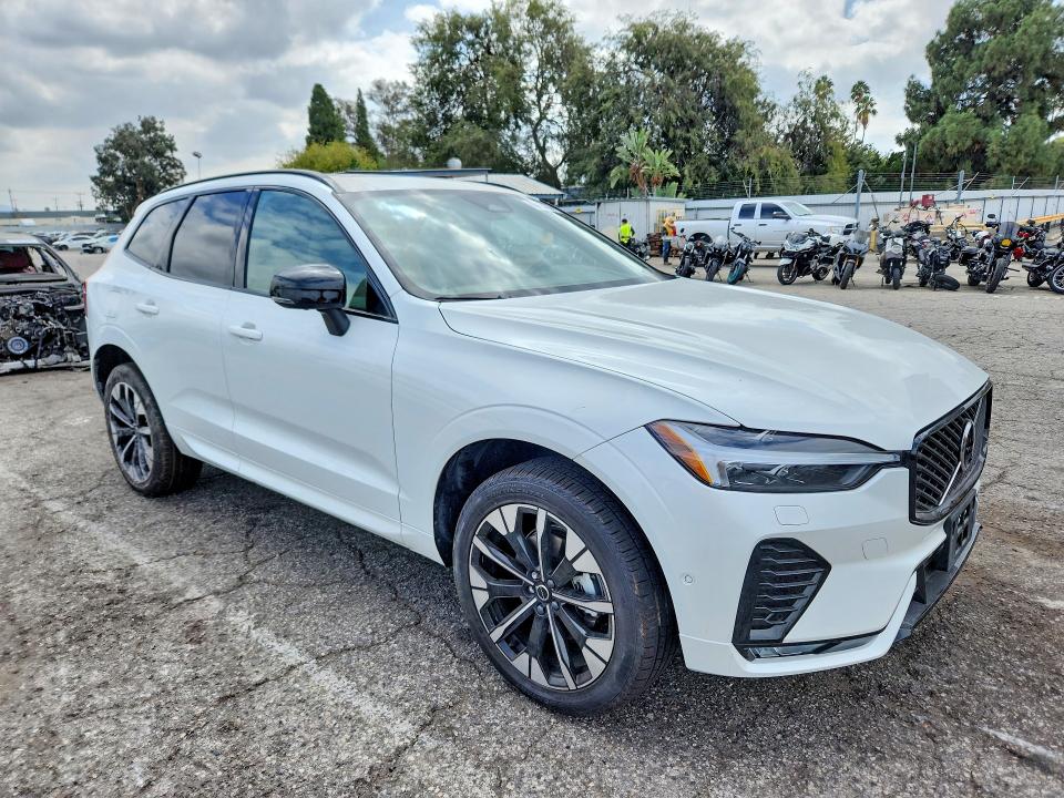 Photo 4 from auction – 2026 VOLVO XC60 with VIN YV4M12RC4T1297163