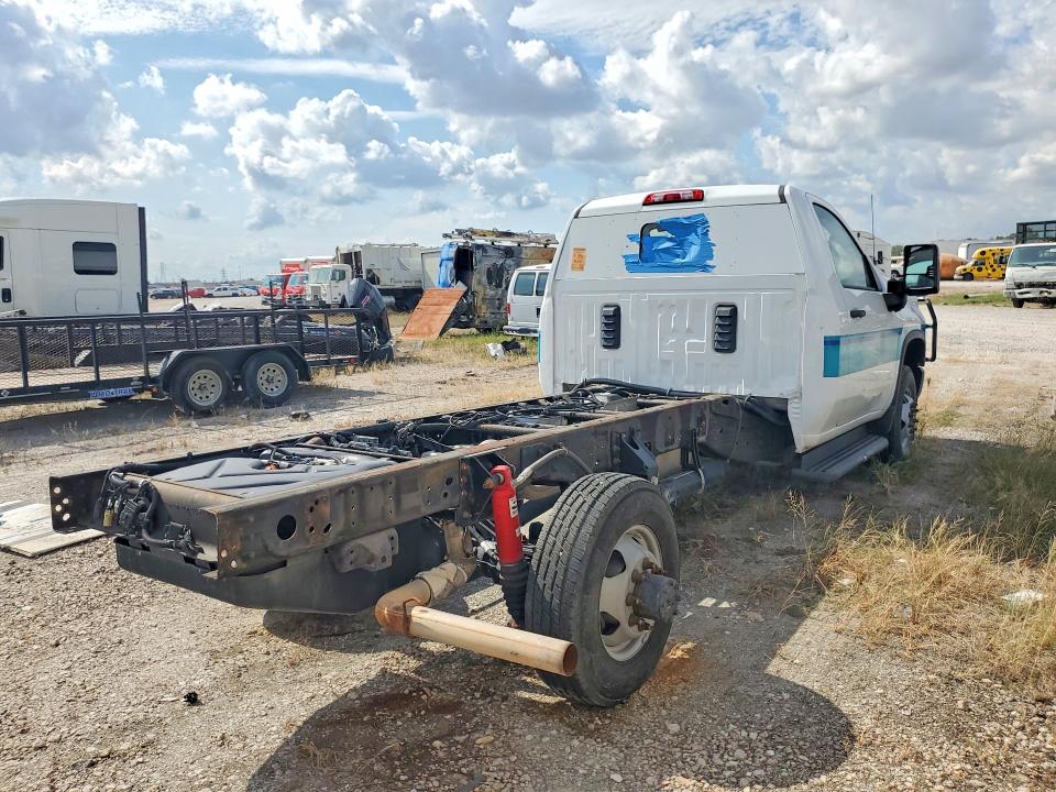 Снимка 3 от търг – 2022 CHEVROLET SILVERADO с VIN 1GB3WRE73NF327135