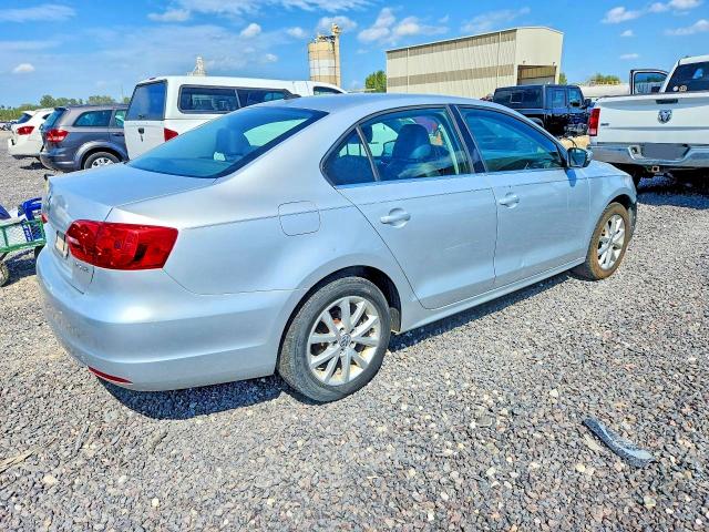 Снимка 3 от търг – 2013 VOLKSWAGEN JETTA с VIN 3VWDX7AJ3DM393599