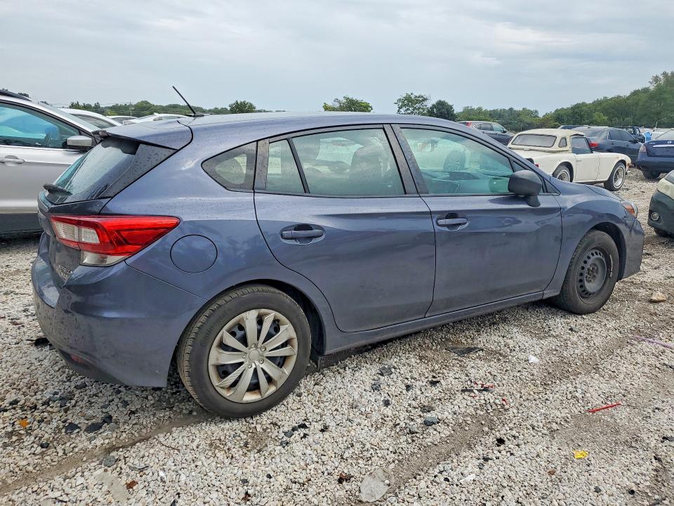 Снимка 3 от търг – 2017 SUBARU IMPREZA с VIN 4S3GTAA66H3750818