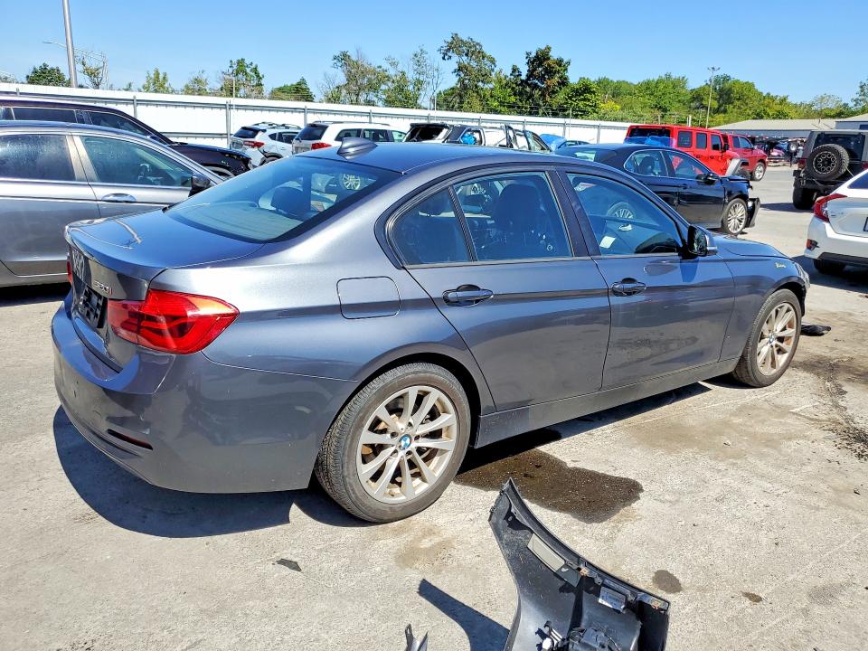 Photo 3 from auction – 2018 BMW 320 with VIN WBA8E5G5XJNV02972