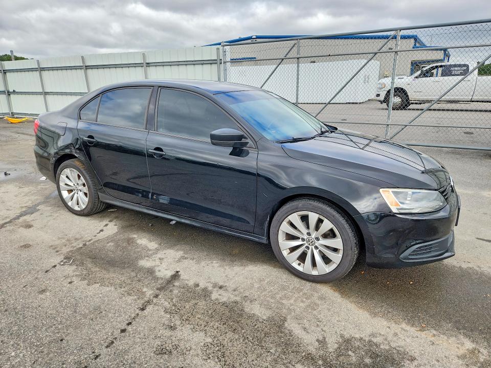 Photo 4 from auction – 2011 VOLKSWAGEN JETTA with VIN 3VW2K7AJ4BM306375