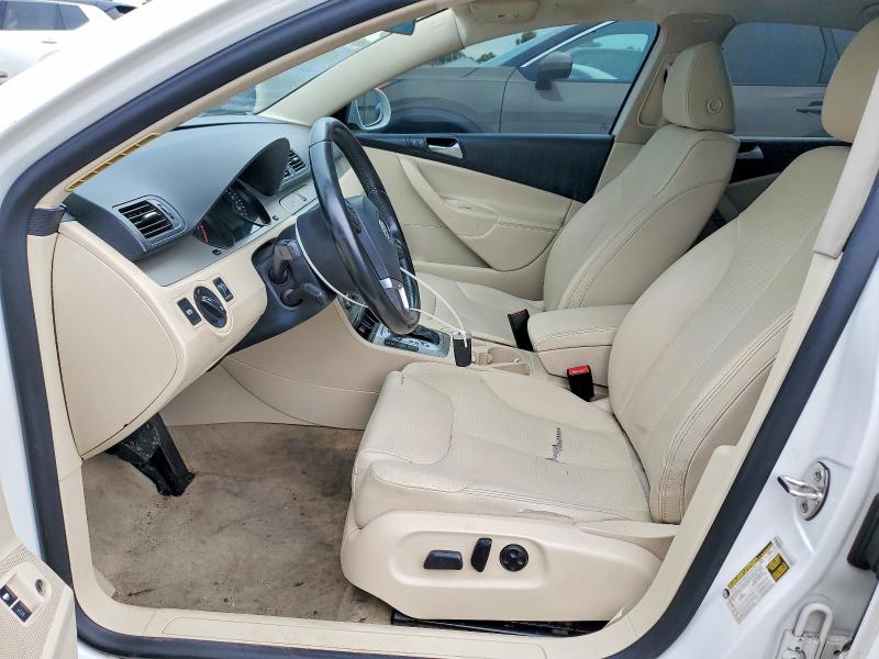 Photo 7 from auction – 2010 VOLKSWAGEN PASSAT with VIN WVWJM7AN7AE154530