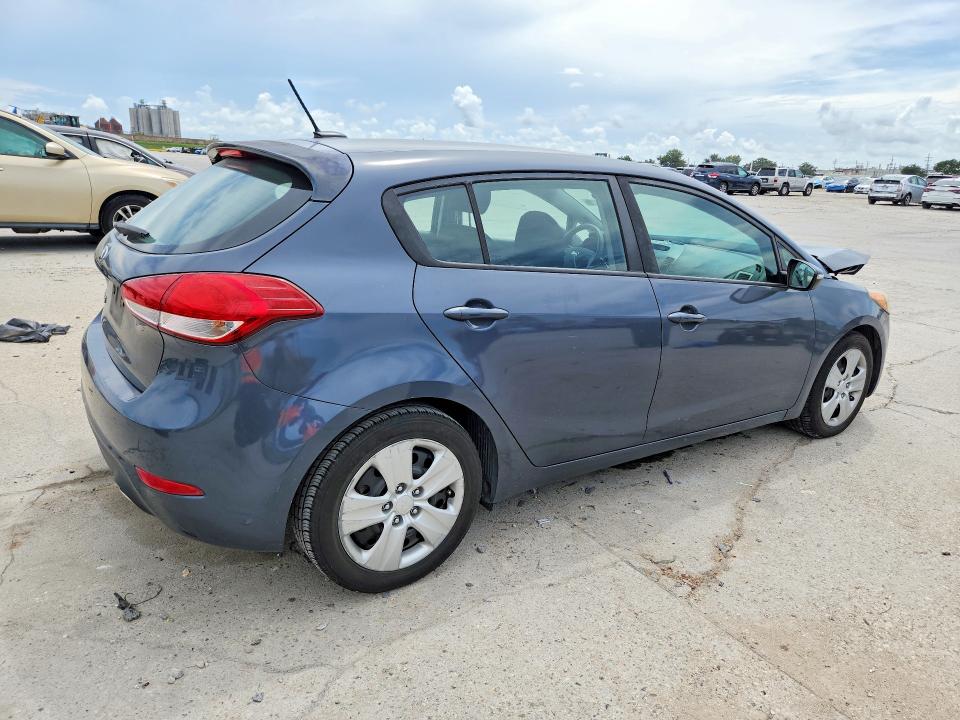 Photo 3 from auction – 2016 KIA FORTE5 with VIN KNAFK5A84G5582653