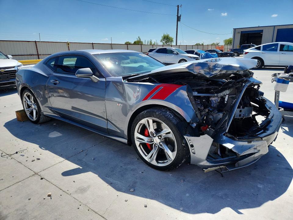 Снимка 4 от търг – 2019 CHEVROLET CAMARO с VIN 1G1FE1R78K0145154