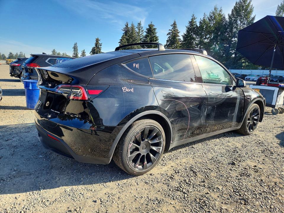 Photo 3 from auction – 2020 TESLA MODEL Y with VIN 5YJYGDEE0LF052762