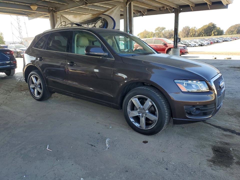 Foto 4 de la subasta – 2011 AUDI Q5 con VIN WA1LFAFPXBA025601
