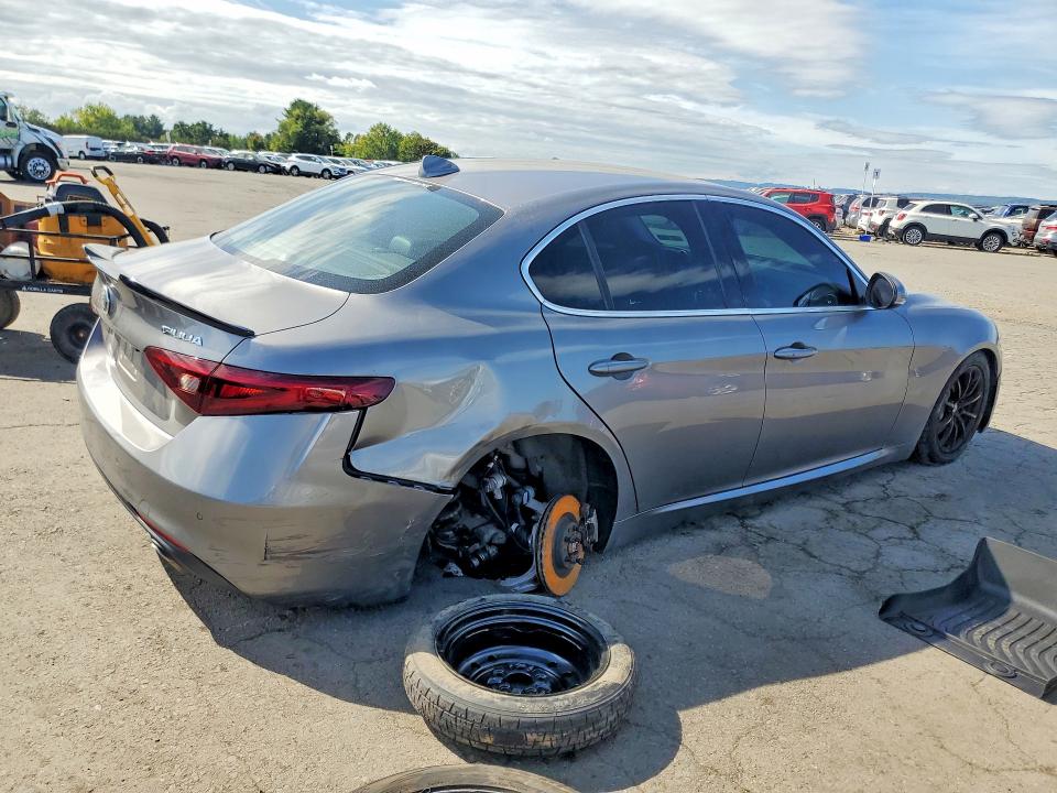 Photo 3 from auction – 2018 ALFA ROMEO GIULIA with VIN ZARFAEBN7J7590693