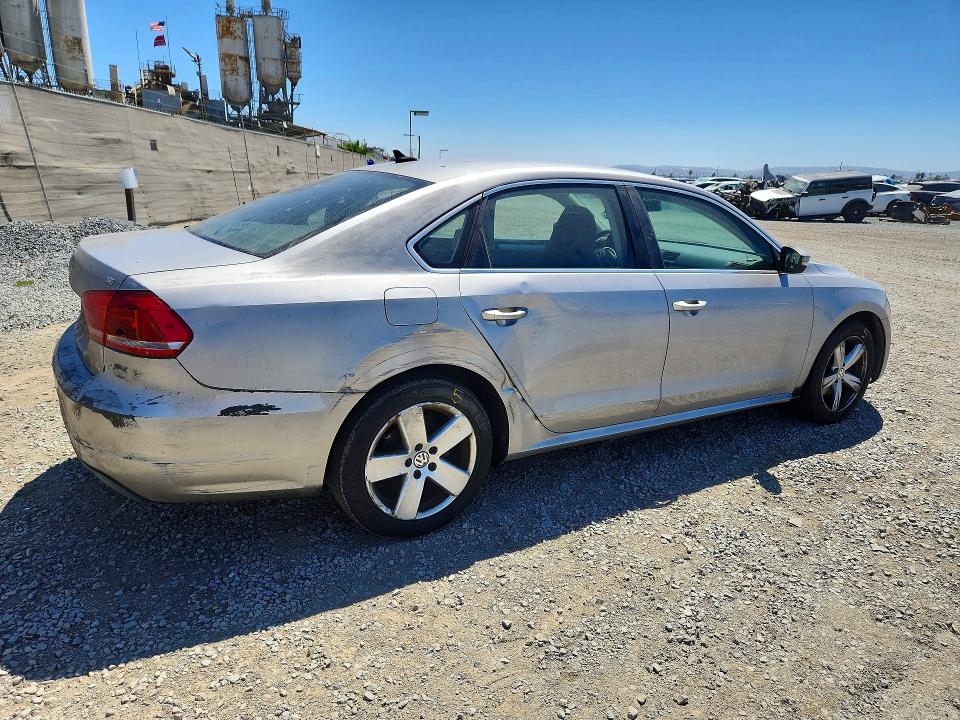 Photo 3 from auction – 2012 VOLKSWAGEN PASSAT with VIN 1VWBP7A34CC076052