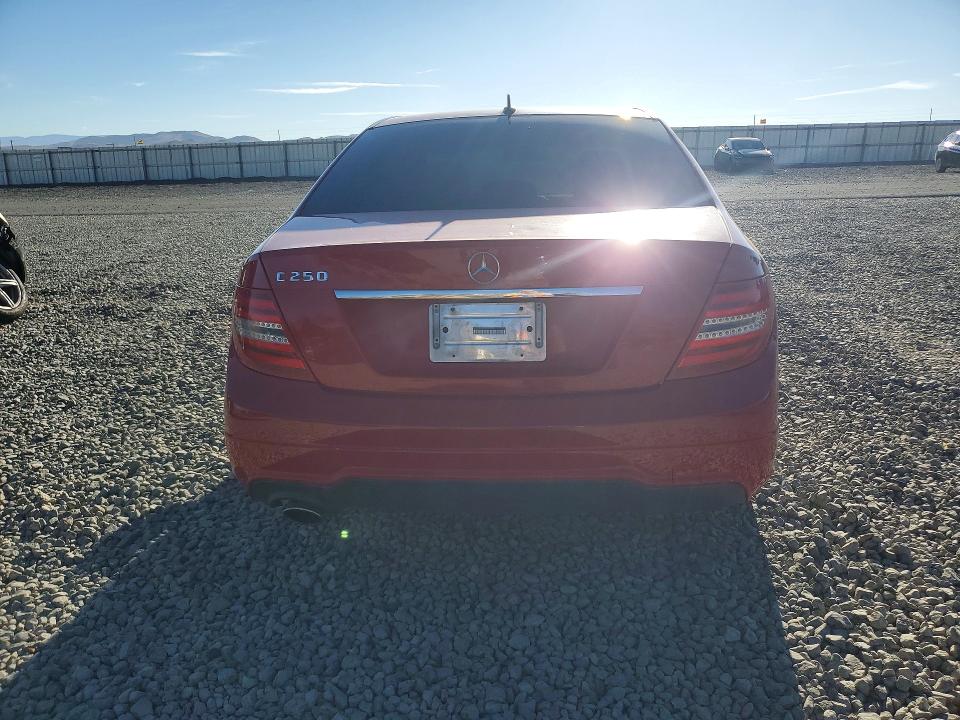 Photo 6 from auction – 2013 MERCEDES-BENZ C with VIN WDDGF4HB3DR274259