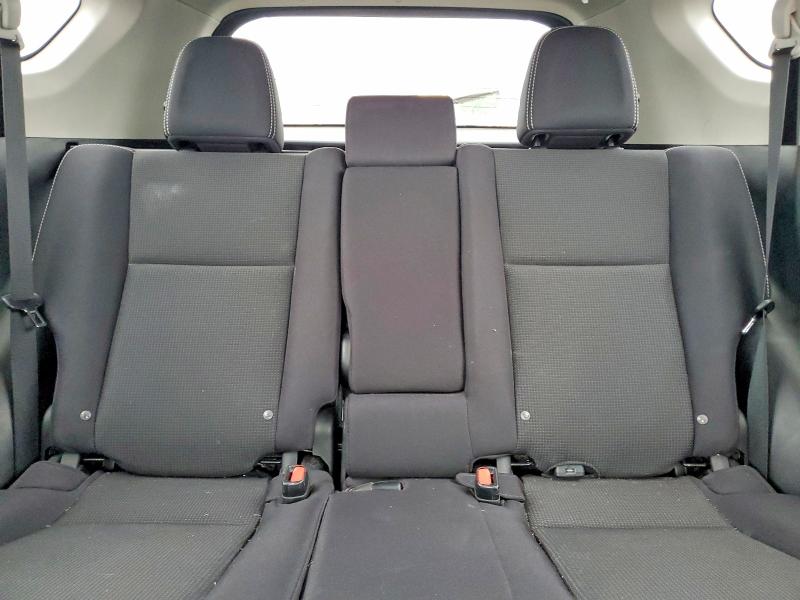 Photo 10 from auction – 2018 TOYOTA RAV4 with VIN 2T3RFREV5JW713651
