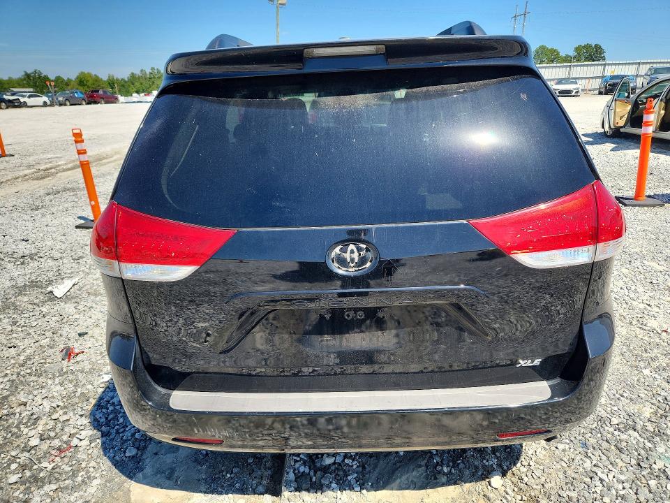 Photo 6 from auction – 2011 TOYOTA SIENNA with VIN 5TDYK3DC0BS160785