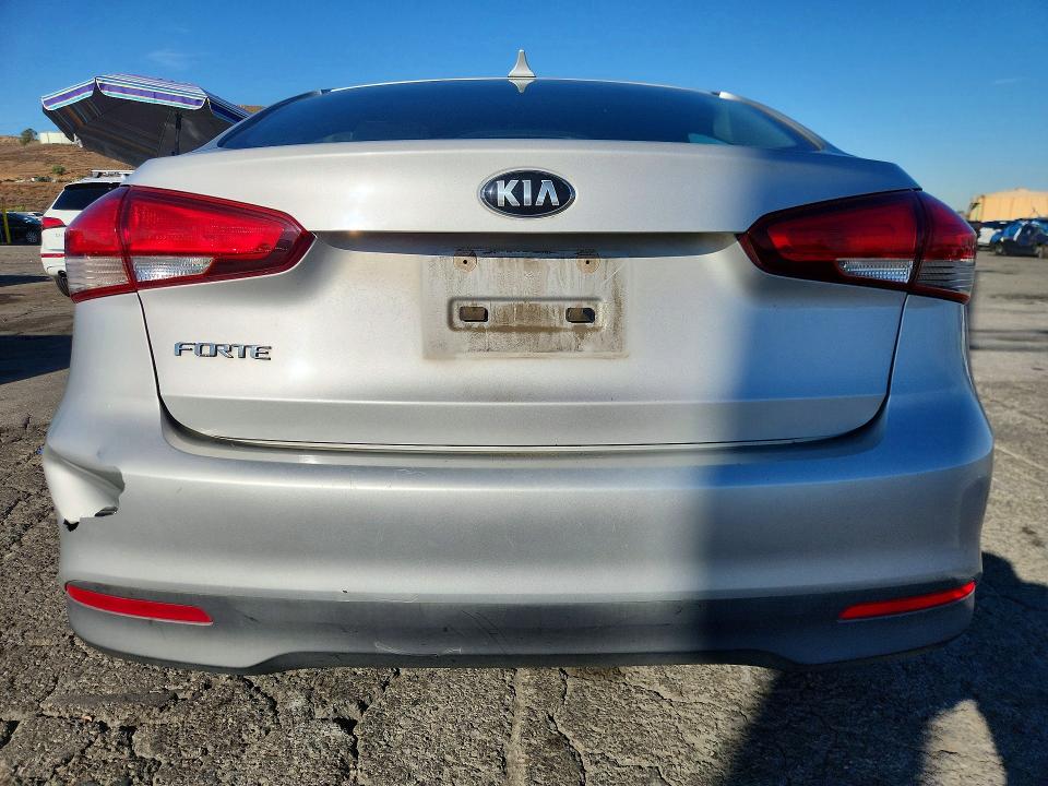 Photo 6 from auction – 2018 KIA FORTE with VIN 3KPFK4A76JE168970