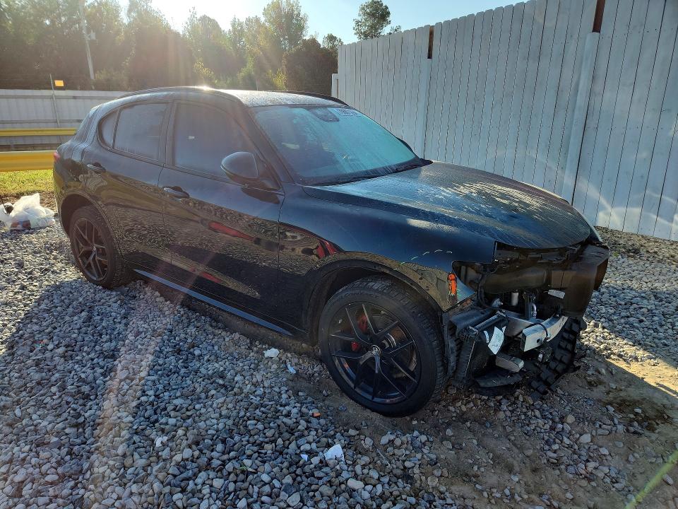 Снимка 4 от търг – 2020 ALFA ROMEO STELVIO с VIN ZASPAKBNXL7C86569