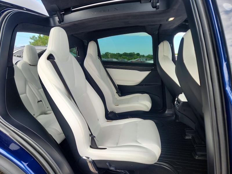 Фото 11 с аукциона – 2018 TESLA MODEL X с VIN 5YJXCBE22JF087091