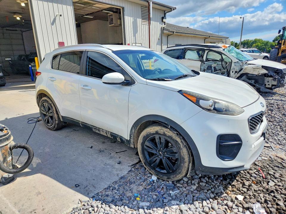 Фото 4 с аукциона – 2017 KIA SPORTAGE с VIN KNDPM3AC4H7046754